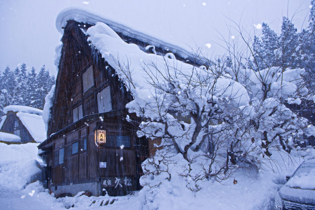 白川郷 冬の黄昏