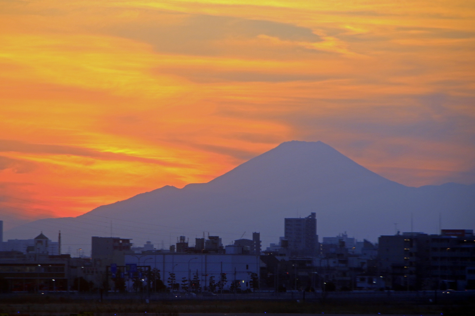 朝焼け 夕焼け 空港の夕焼け 壁紙19x1280 壁紙館