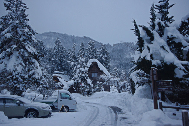 雪深き白川郷