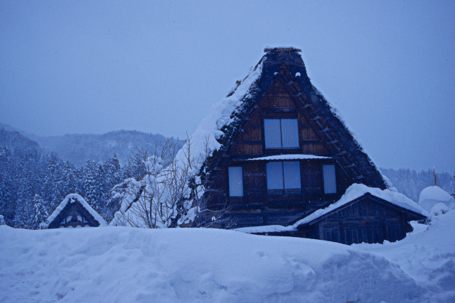 雪の白川郷 合掌造り