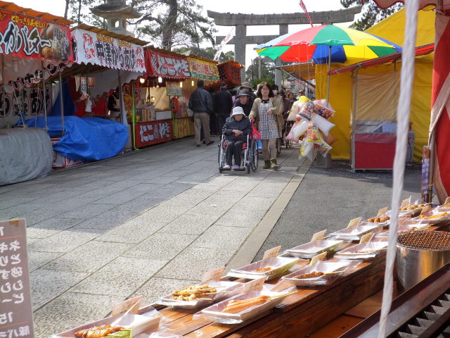 春のお祭り天神さんの参道で