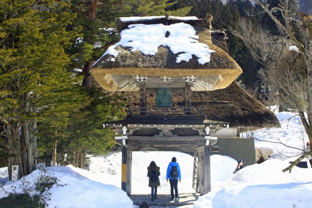 合掌造りの寺