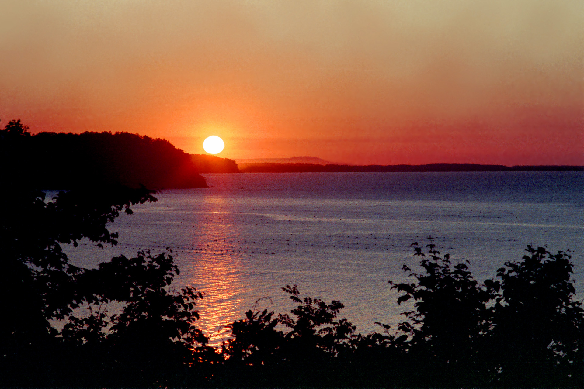 朝焼け 夕焼け サロマ湖の夕日 壁紙19x1280 壁紙館