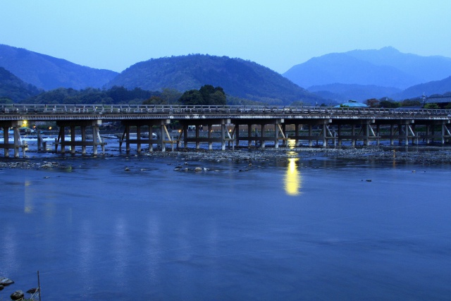 渡月橋の朝