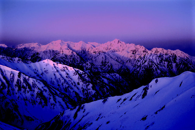 夜明けの立山連峰・剱岳