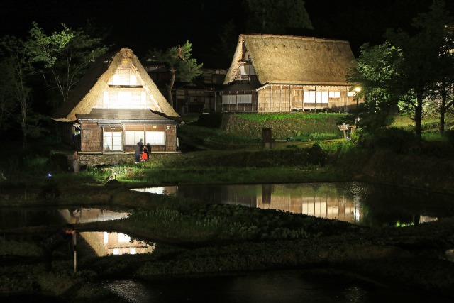 夜の合掌集落