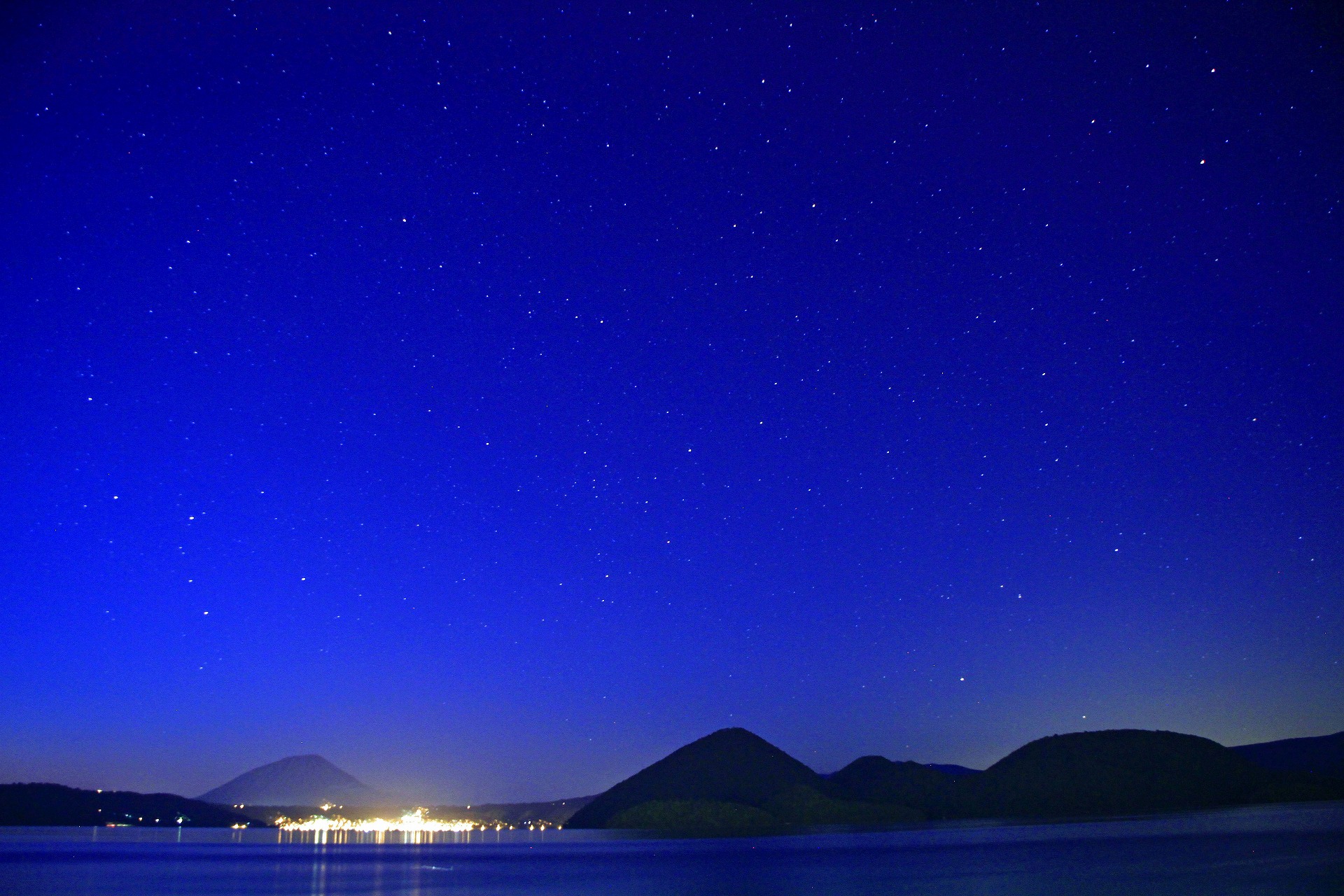 夜景 花火 イルミ 夜の洞爺湖 壁紙19x1280 壁紙館