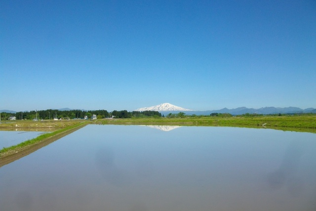 水鏡の鳥海山2