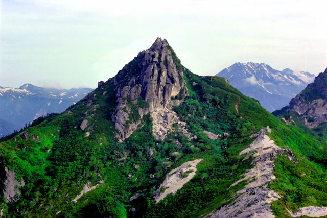 烏帽子岳と立山、剱岳