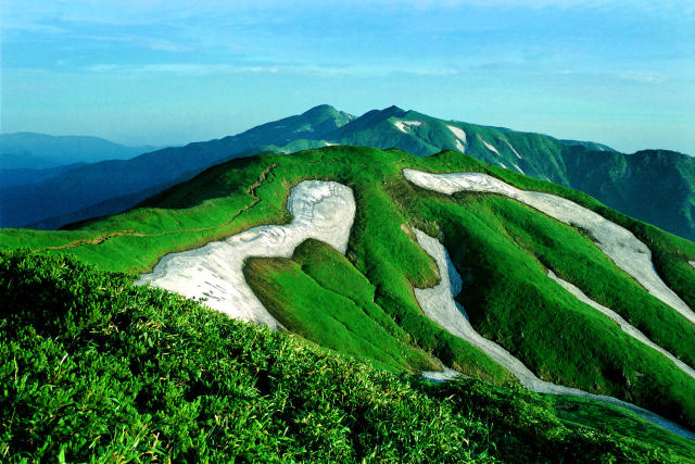 御西岳から北股岳を望む