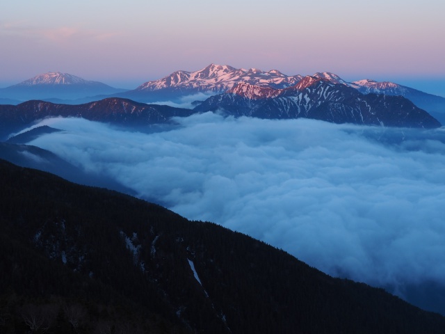 朝の乗鞍岳