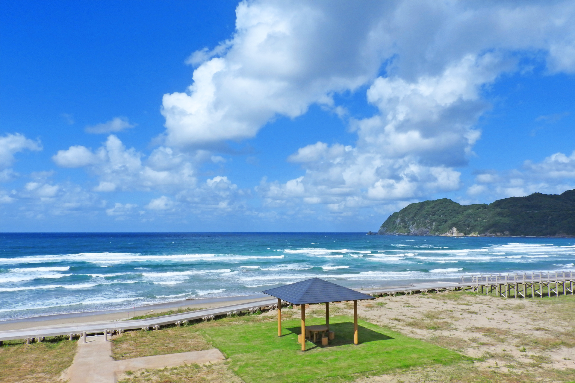 日本の風景 山陰海岸 初秋9 海辺の東屋 壁紙19x1280 壁紙館