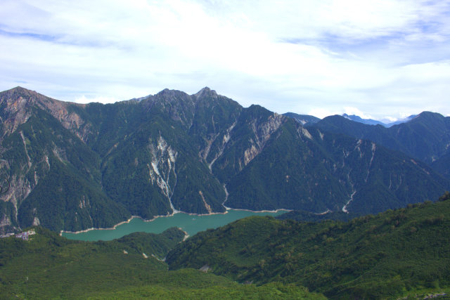 大観峰より黒部湖を望む