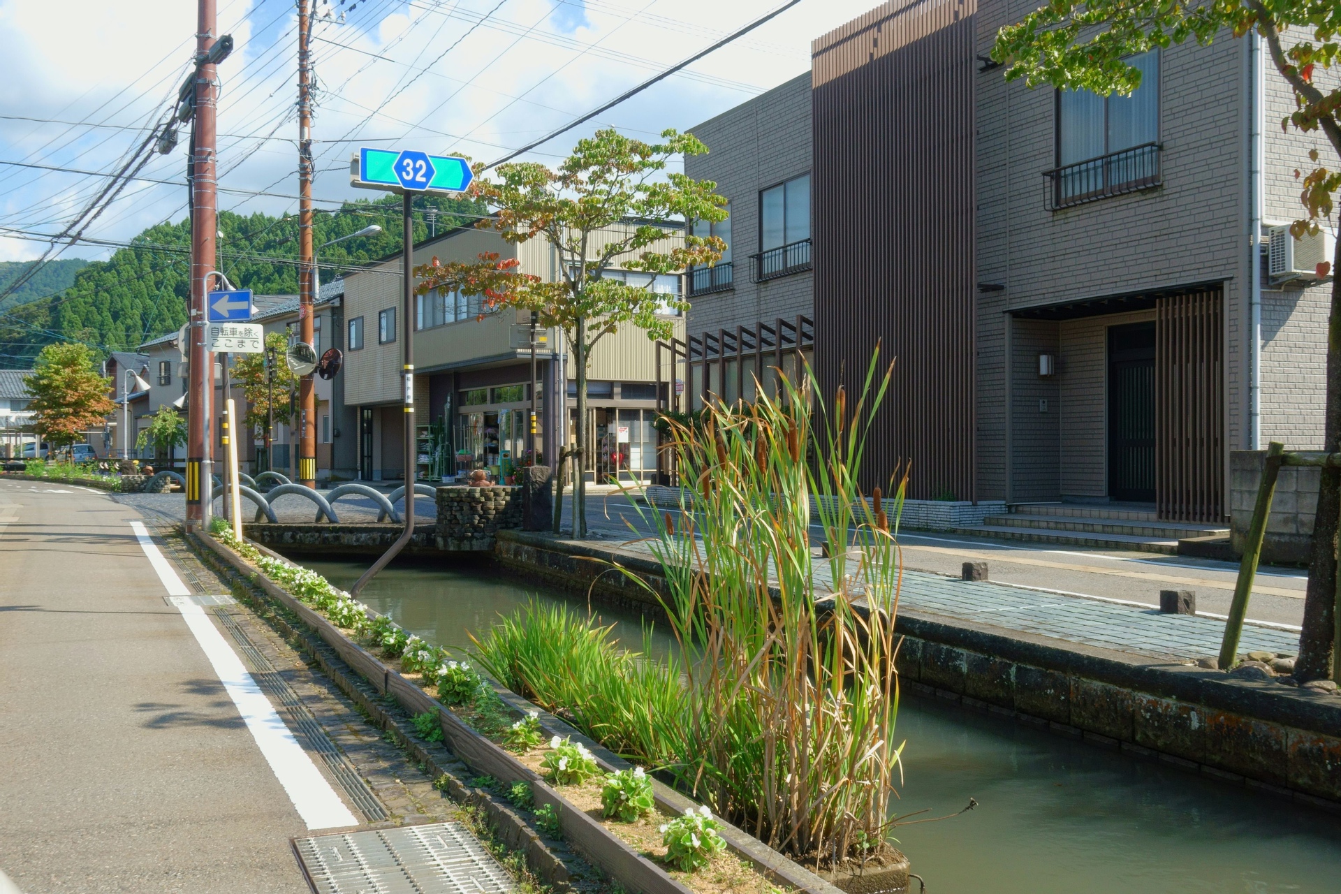 都市 街 室内 東郷の水路と町並み 3 壁紙19x1280 壁紙館