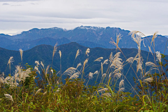 八海山から上信越の山並み