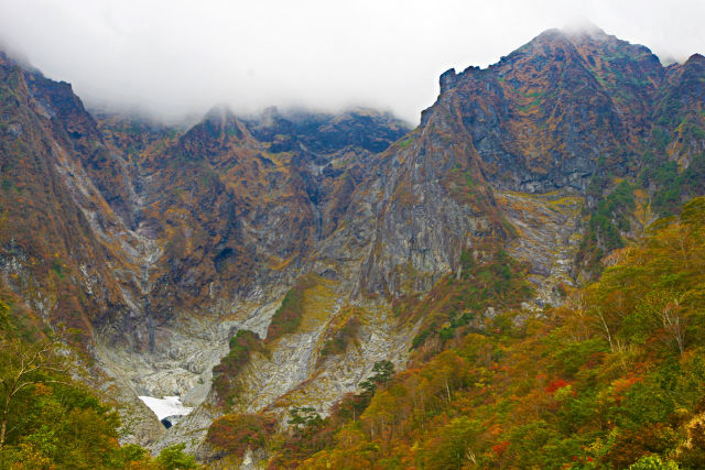 谷川岳 一ノ倉沢の紅葉