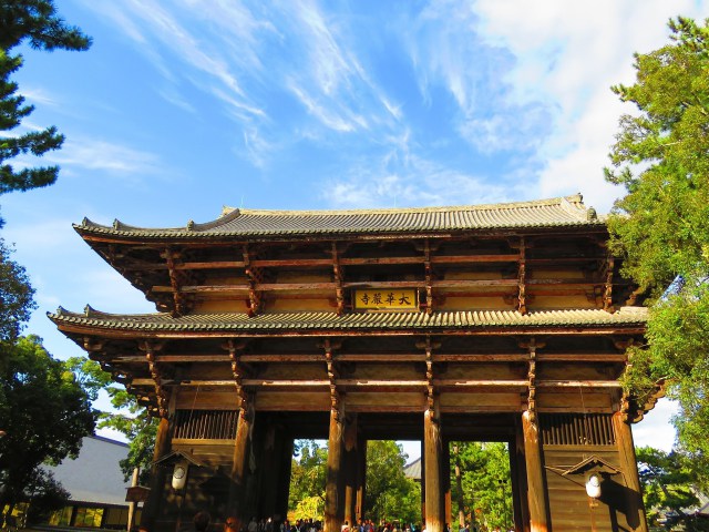 堂々とした奈良東大寺南大門