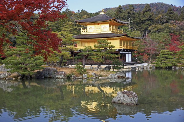 紅葉の金閣寺