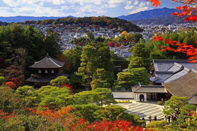 秋の銀閣寺