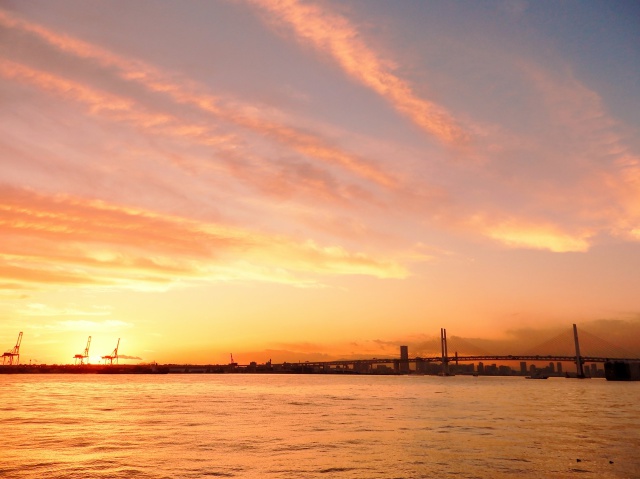 ベイブリッジの夕景