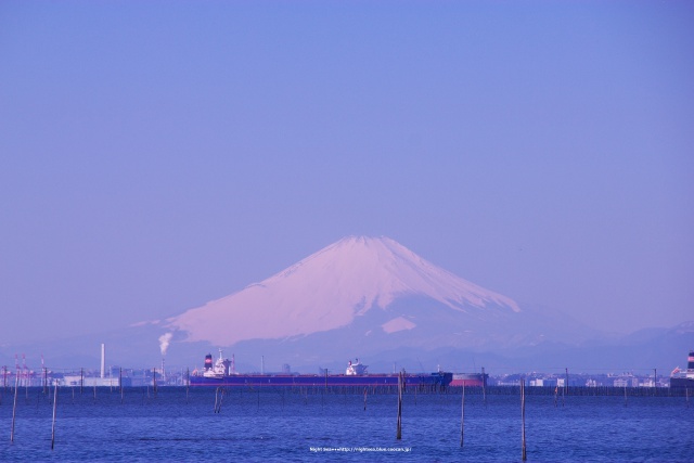 海の向こうの富士山