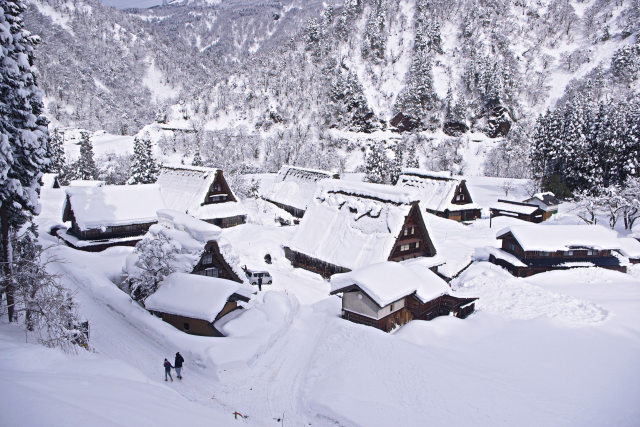 五箇山 雪晴れの静かな朝