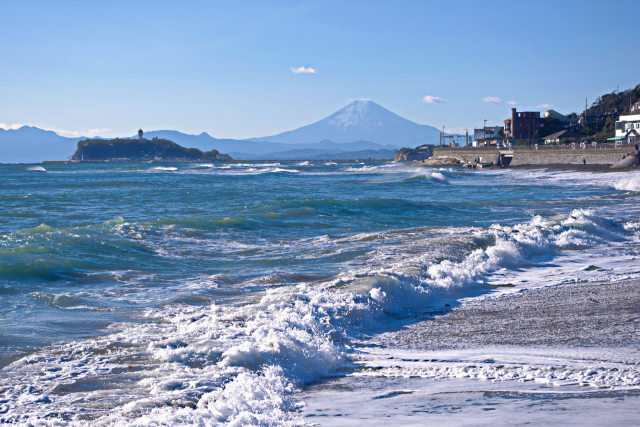 湘南海岸 打ち寄せる波