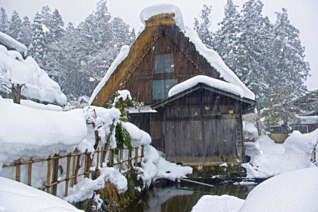 雪の白川郷