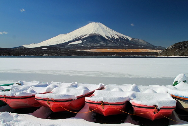 厳寒山中湖