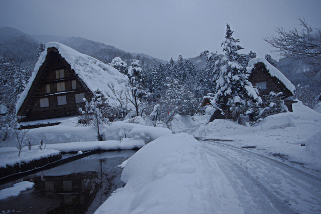 雪の白川郷