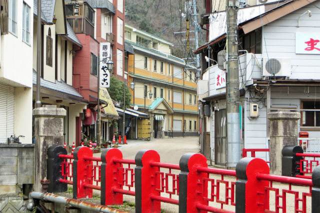 レトロな温泉街-湯原