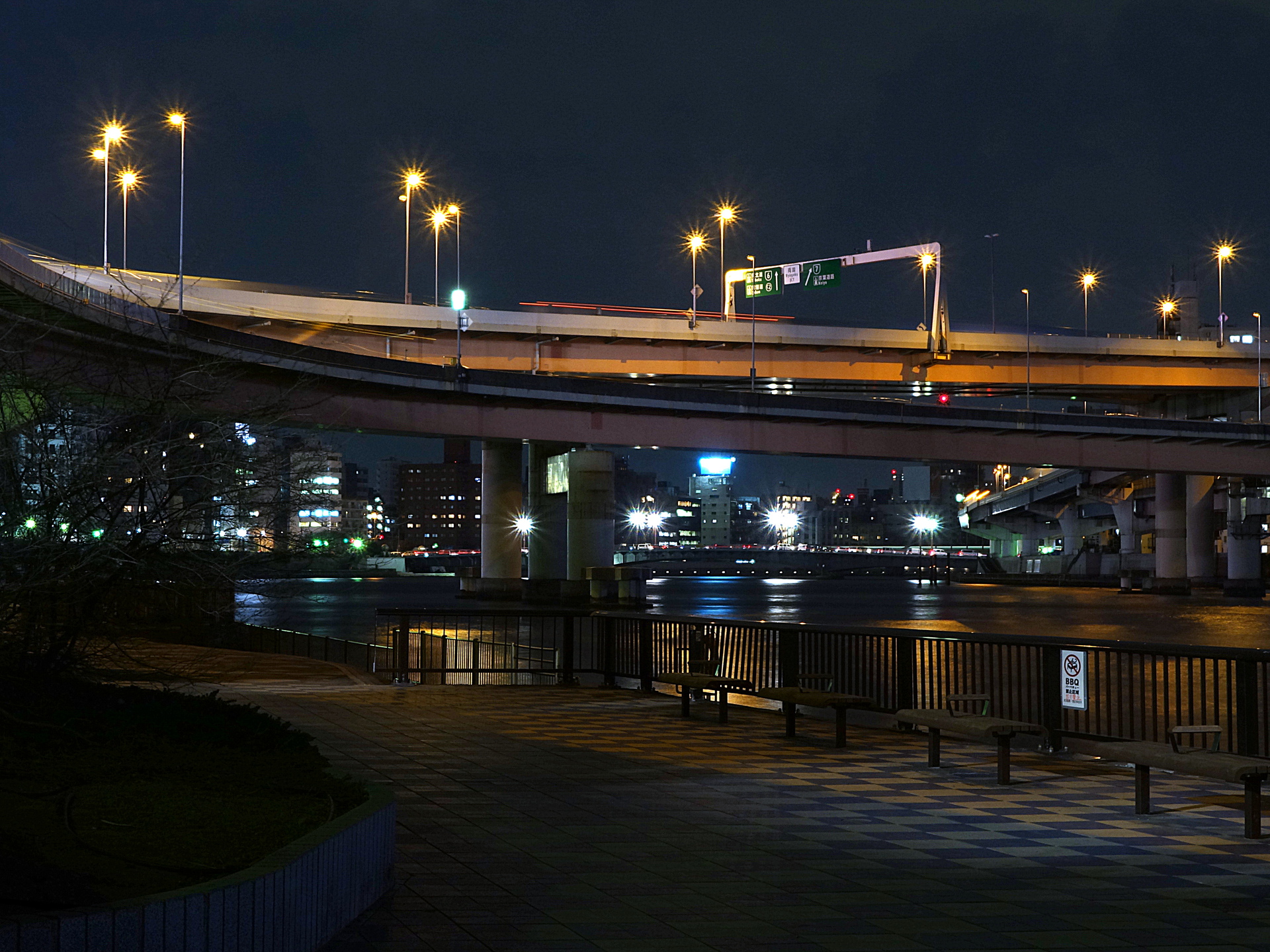 夜景 花火 イルミ 首都高速と隅田川 壁紙19x1440 壁紙館