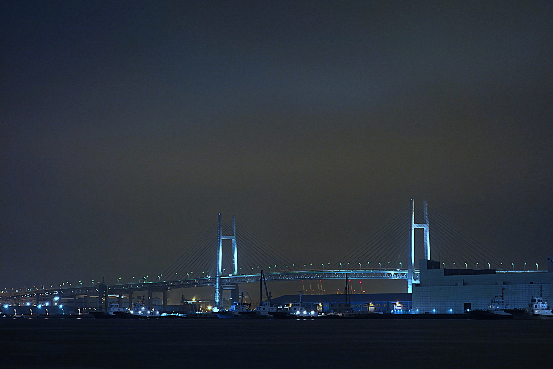 夜景 花火 イルミ 横浜ベイブリッジ 壁紙19x1280 壁紙館