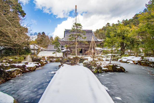 雪の摩頂山国泰寺