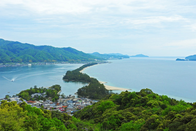 春の海岸-天橋立