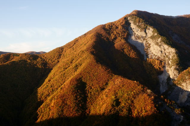 燃える山