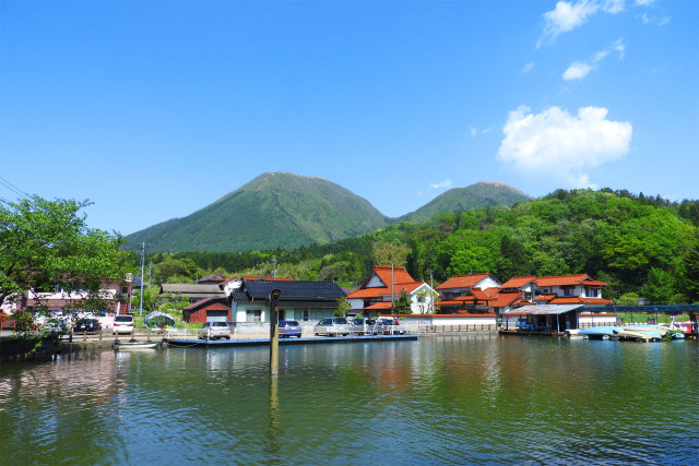 三瓶山-浮布池から