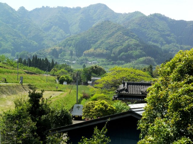 旅の途中で、山間部の風景