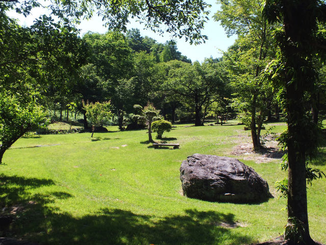 芝生広場