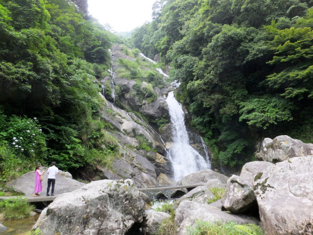 見帰りの滝