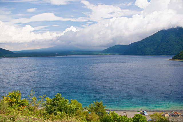 夏の本栖湖