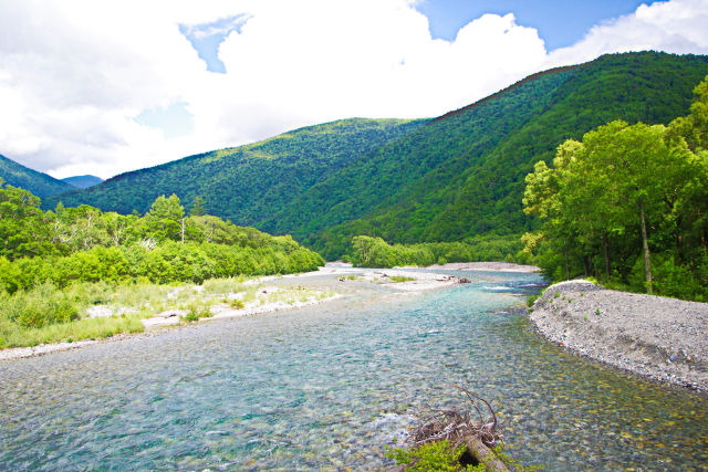 明神橋から梓川の流れ