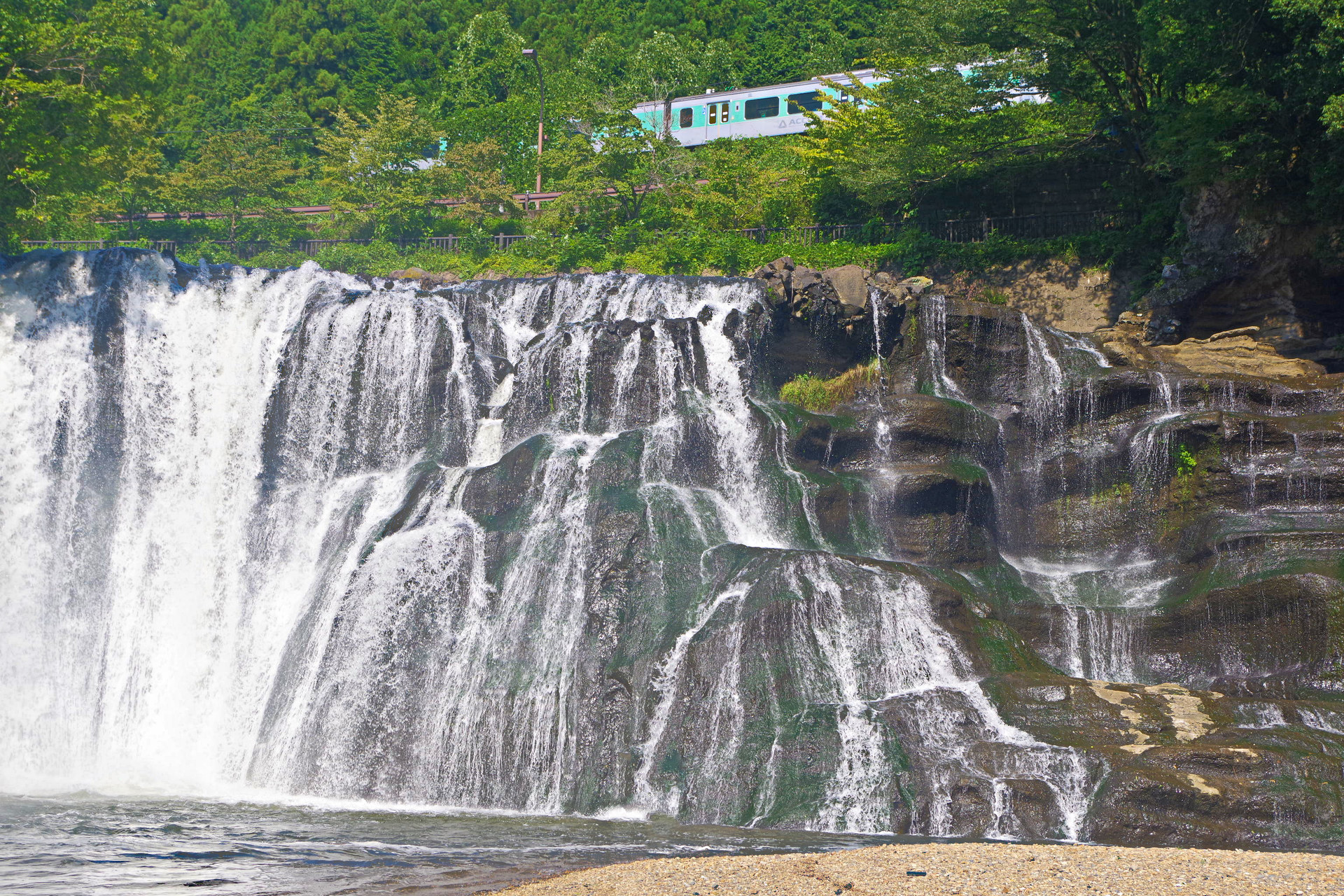 日本の風景 龍門の滝と烏山線車両 壁紙1920x1280 壁紙館
