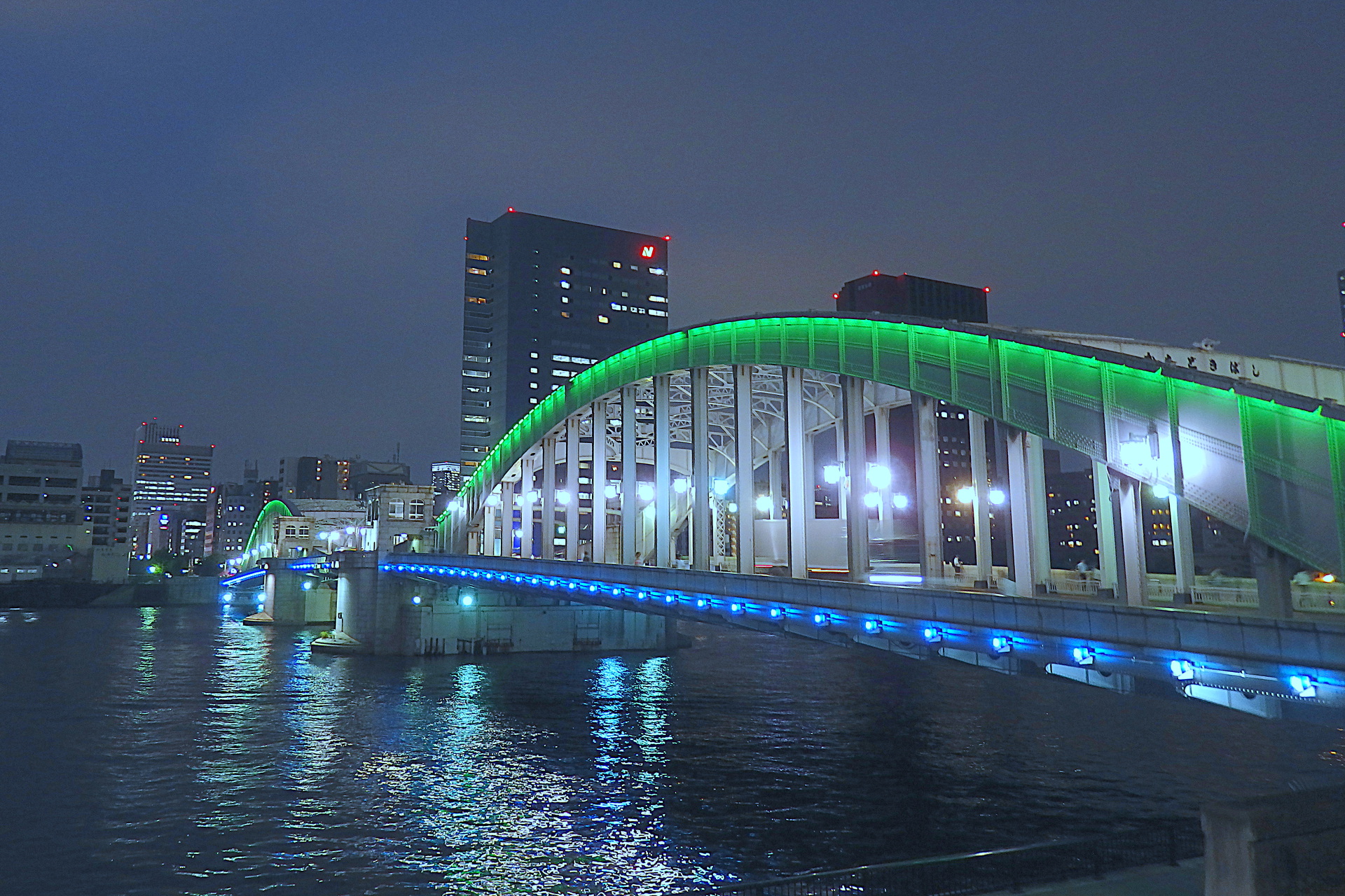 夜景 花火 イルミ 勝鬨橋ライトアップ 壁紙19x1280 壁紙館