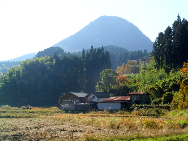 山里の静かな秋