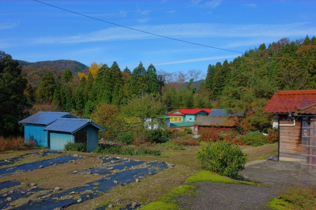 晩秋の山里