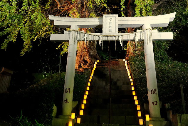 水神神社の灯籠