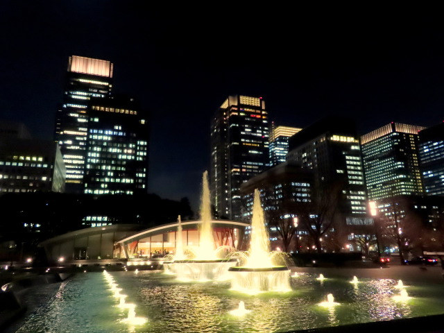 和田倉噴水公園の夜景