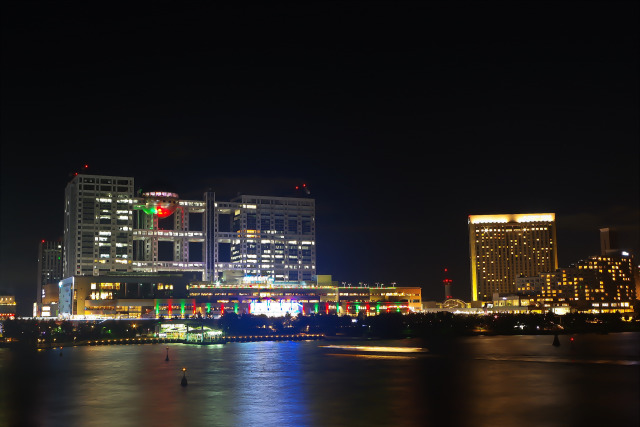 フジテレビとお台場海浜公園