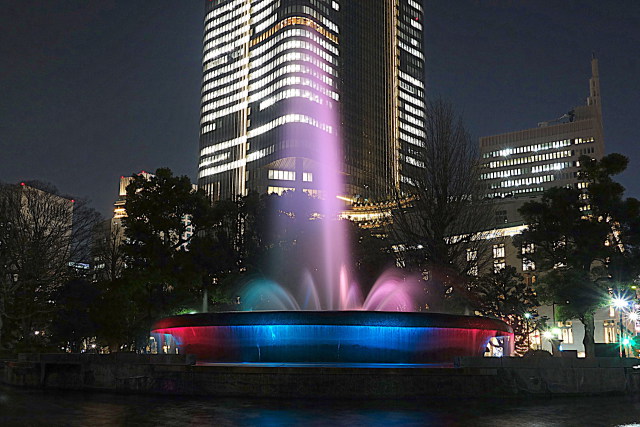 東京ミッドタウン日比谷と噴水